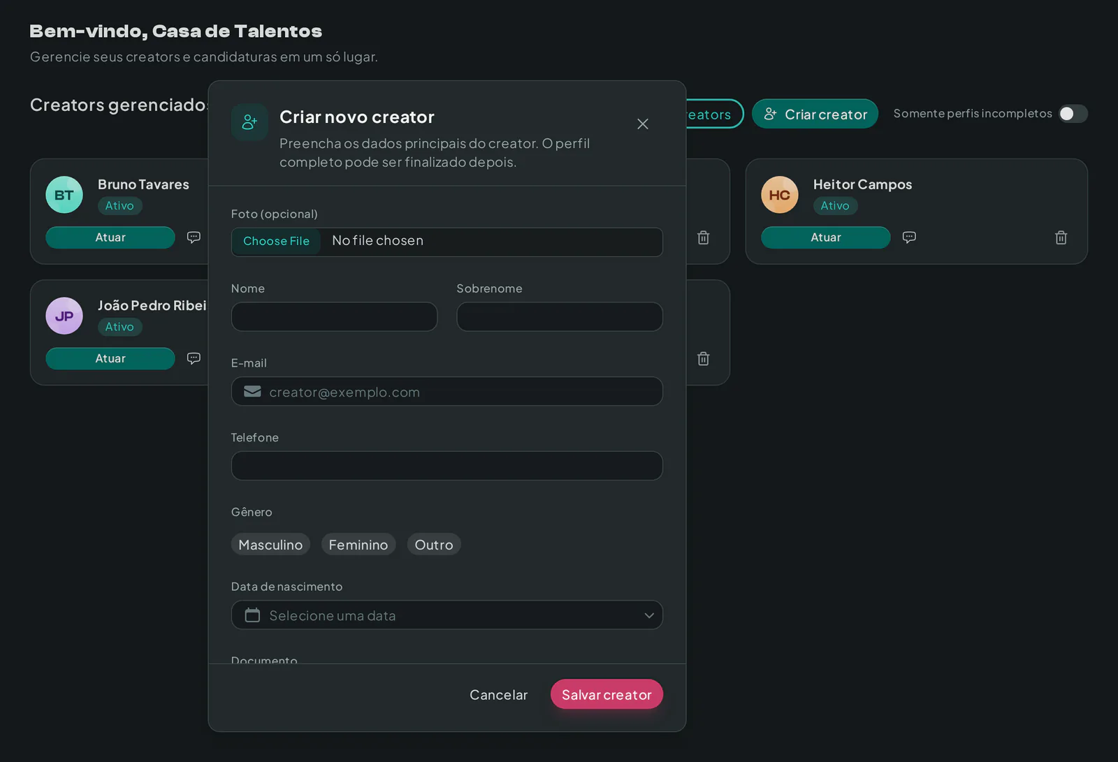 Formulário de novo criador no painel da agência de talentos com nome, e-mail, telefone e documento
