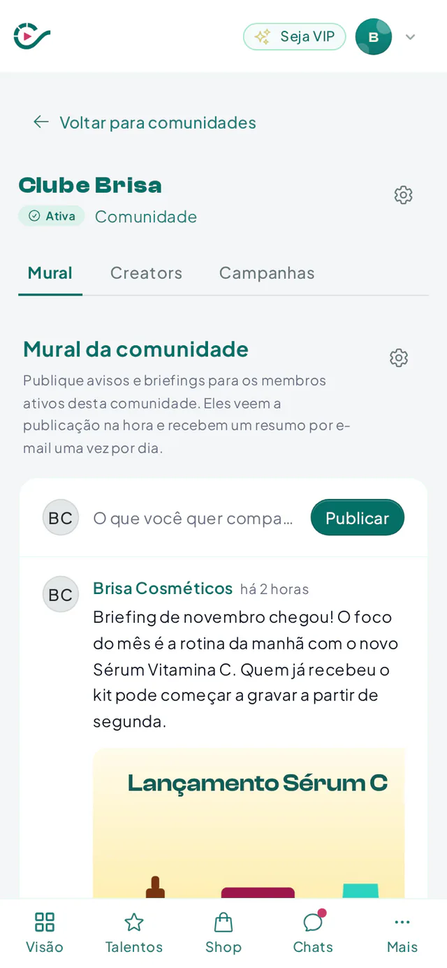 Mural de uma comunidade com publicação da marca, imagens, comentários e curtidas