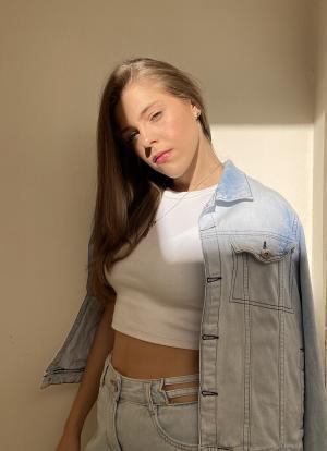 Izabella B.